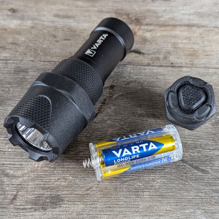 Produktbild Varta Indestructible F10 (13.80 cm, 300 lm)