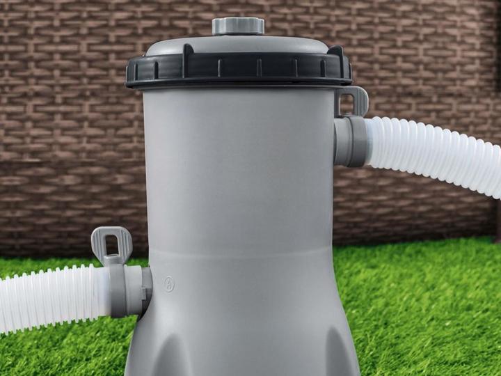 Actual product image Bestway The filter pump is equipped with a 3028 L