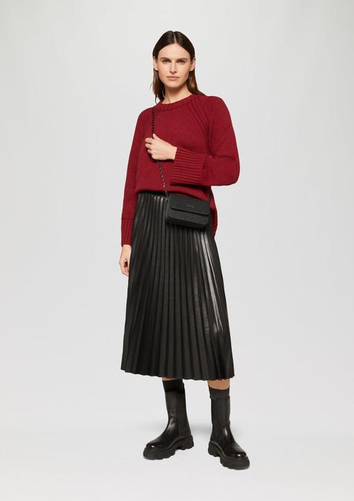 Actual product image s.Oliver Shoulder-Bag in schimmernder Optik