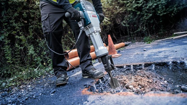 Produktbild Bosch Professional Zubehör PRO HEX 28-4C Spatmeissel, gerundet, 135 x 400 mm (135 mm)