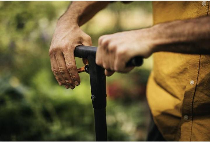 Actual product image Fiskars Ergo bulb planter