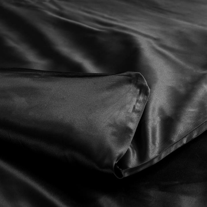 Actual product image Ailoria DREAM TOUCH Silk Blanket (135x200) (black) (Duvet cover, 135x200 cm)