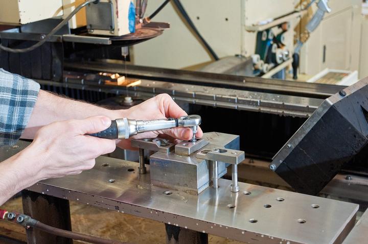 Produktbild HAZET Drehmoment-Schlüssel 6106-1CTCAL - Toleranz: 4% - Vierkant massiv 6,3 mm (1/4 Z (1/4", 1 Nm, 6 Nm)