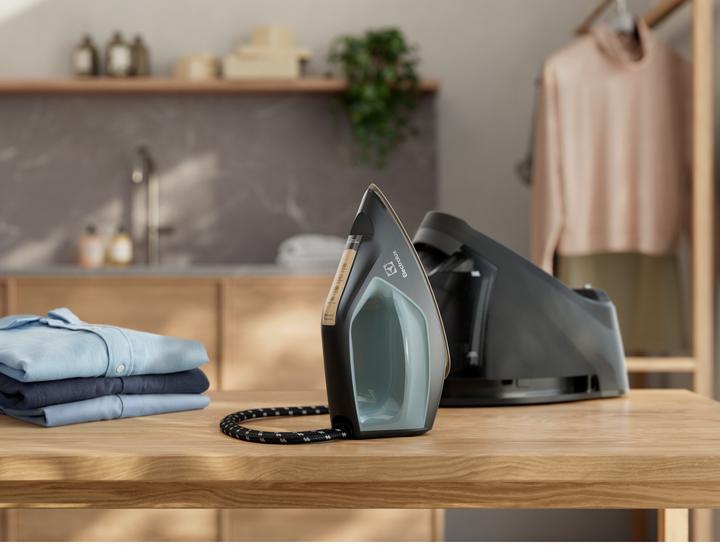 Actual product image Electrolux Iron E8ST2-8OG (2400 W, 460 g/min)