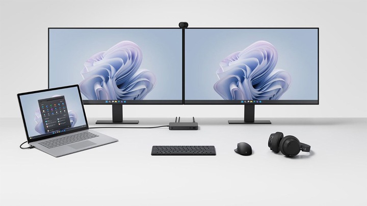 Actual product image Microsoft Surface Thunderbolt 4 Dock (Thunderbolt, 8 Ports)