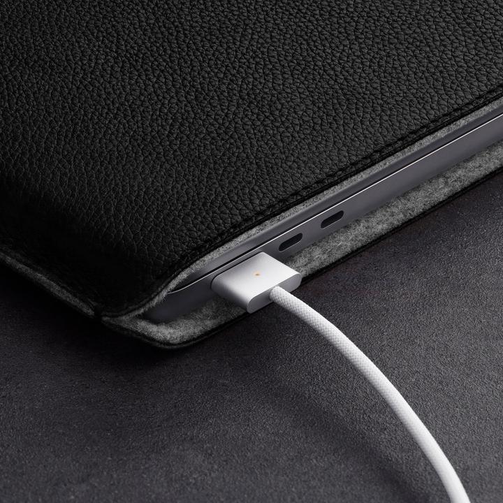 Actual product image Woolnut 15" MacBook Air Leather Sleeve, black (15")