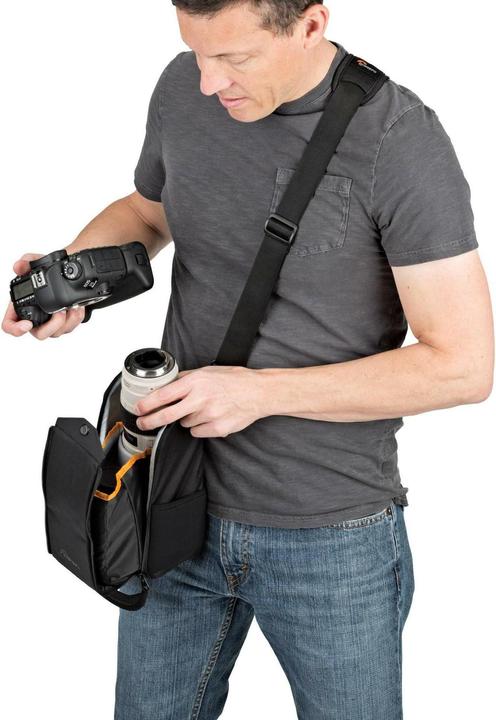 Produktbild Lowepro ProTactic 200 AW (Objektivtasche, 4.54 l)