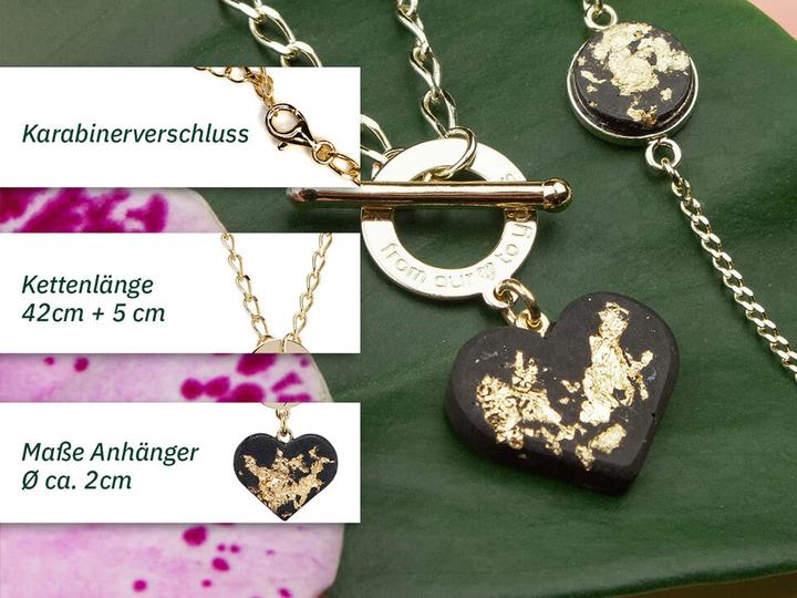 Produktbild C. Jungle Halskette mit Herzanhänger JASMINA3 Handgemacht Sterling Silber mit 14 Karat Gold plattier (Recyceltes 925 Sterling Silber, Materialstärke ca. 4mm, 14 Karat Gold-plattiert, stabil & leicht, hautverträglich versiegelt (DIN 53160-1/2), Ultrahochfester-Beton (UHFB), ca. 2 x 2cm)