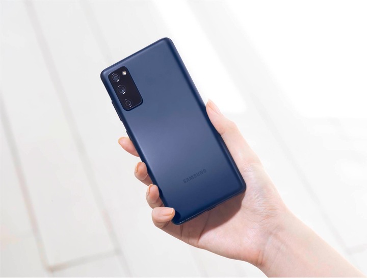 Produktbild Samsung Galaxy S20 FE 5G EU (128 GB, Cloud Navy, 6.50", Hybrid Dual SIM, 12 Mpx, 5G)