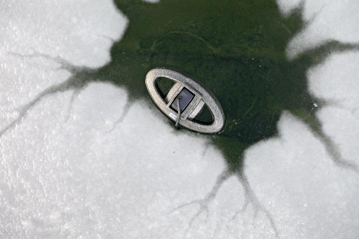 Actual product image Oase IceFree Thermo 330