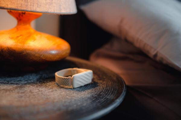 Actual product image Homedics SS-WB100CE-WW, WakeBand, Your Silent Alarm, Cream