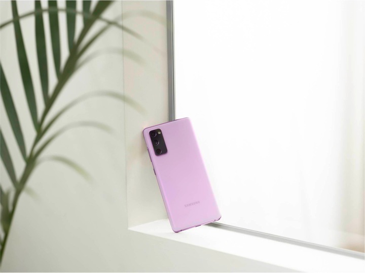 Produktbild Samsung Galaxy S20 FE 5G EU (128 GB, Cloud Lavender, 6.50", Dual SIM, 32 Mpx, 5G)