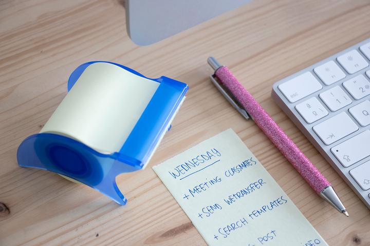Actual product image Agipa Sticky notes on a roll, 10 m x 60 mm, yellow