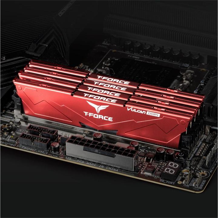 Actual product image Team Group VULCAN FLRD532G6000HC30DC01, 32 GB, 2 x 16 GB, DDR5, 6000 MHz, 288-pin DIMM, Rot (2 x 16GB, 6000 MHz, DDR5 RAM, DIMM)