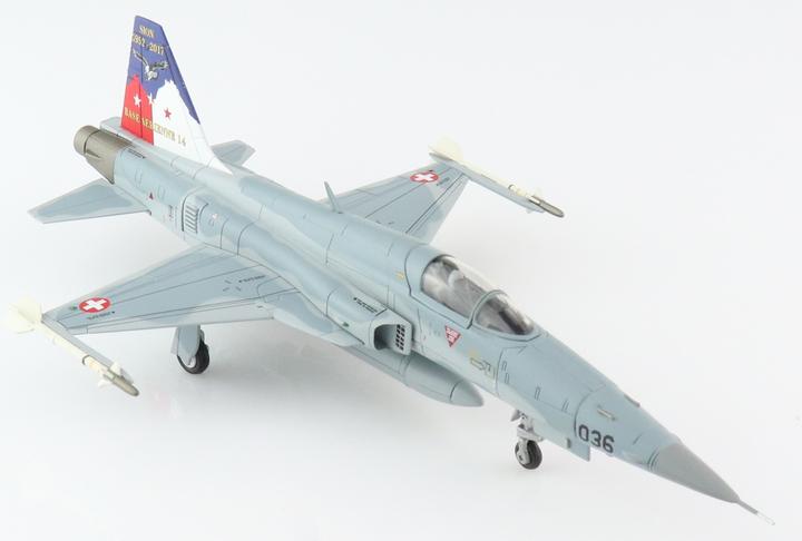 Immagine prodotto Hobby Master Tiger F-5E Airbase Sion 2017 modello di aereo in metallo 1:72 di con alcune parti