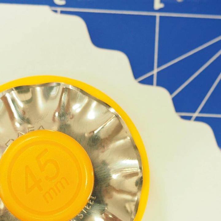 Actual product image Xsor Ersatzklinge für Rollschneider 45mm Wellenschnitt (Replacement blade)