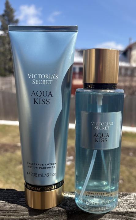 Actual product image Victoria's Secret Aqua Kiss Fragrance Lotion 8oz (Body lotion, 236 ml)
