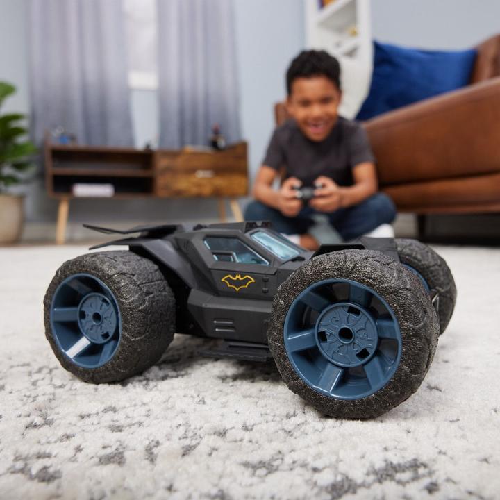 Actual product image Batman - Stunt Shot Batmobile RC Scale: 1:18 (6066871)