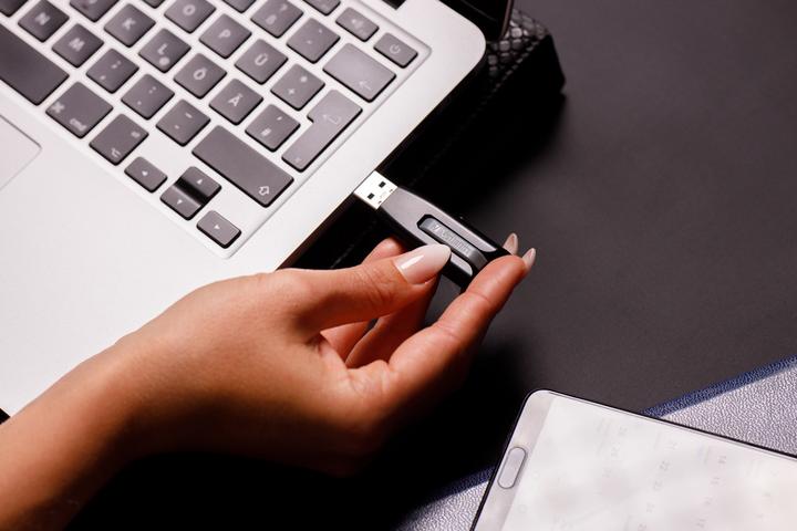 Actual product image Verbatim V3 (32 GB, USB-A)