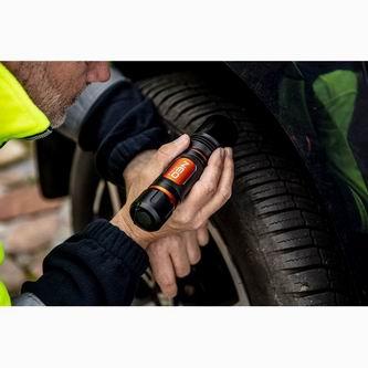 Actual product image Neo Flashlight Battery powered flashlight 6xAA 1500 lm CREE XHP50.2 LED (18.40 cm, 1500 lm)