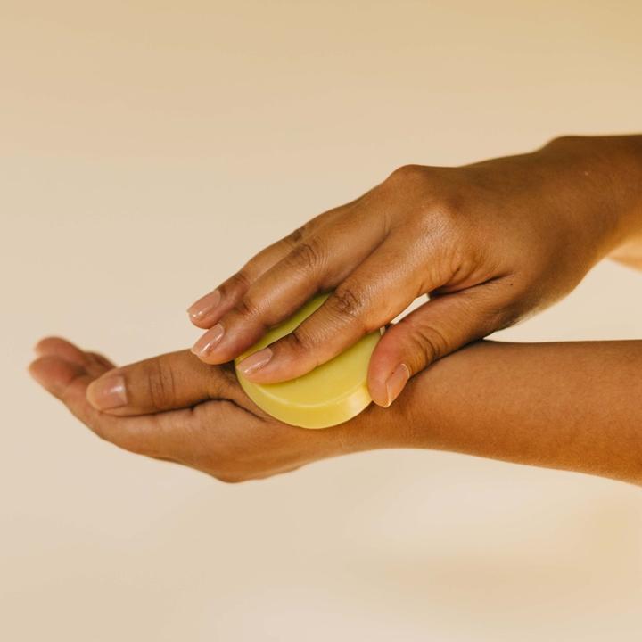 Immagine prodotto 4peoplewhocare Feste Handcreme - Veganer Daumenschmaus (Dose)