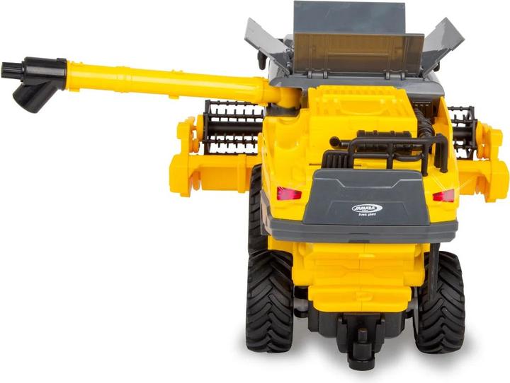Actual product image Jamara MT-1000 combine harvester 1:24 2.4GHz wheat and maize with smoke and play grain