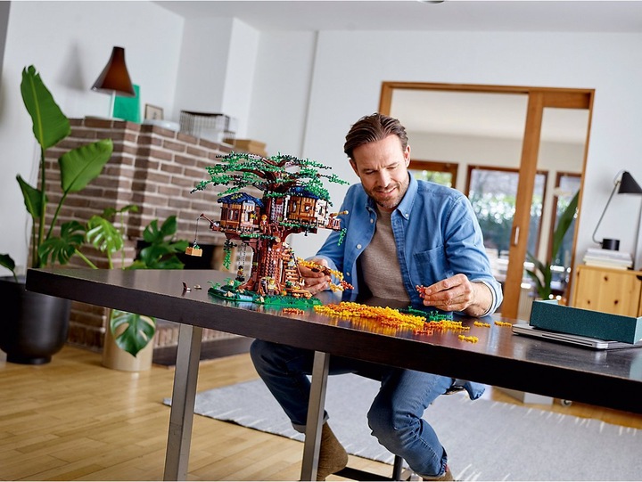 Produktbild LEGO Baumhaus (21318, LEGO Ideas, LEGO Seltene Sets)
