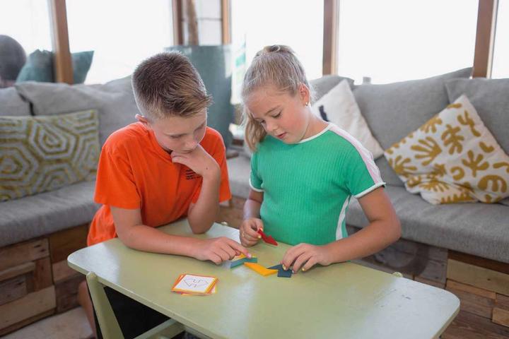 Actual product image BS Toys Pointy Puzzle - Card Game with Shapes (German, French, Italian)