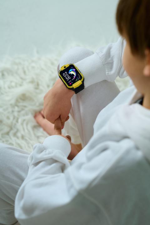 Actual product image Canyon Cindy KW-41, 1.69"IPS colour screen 240280, ASR3603C, Nano SIM card, 192+128 MB, GSM(B3 (4G)