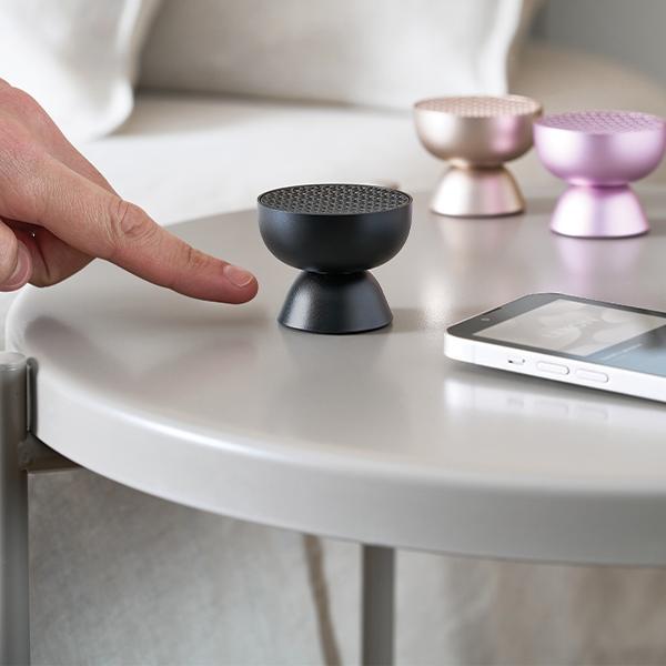 Produktbild Lexon Tamo Głośnik Bluetooth czarny /black LA131N (3 h)