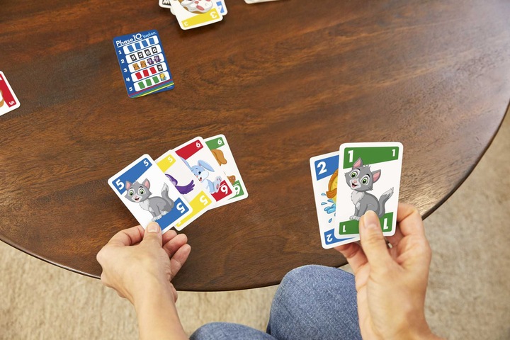 Actual product image Mattel Games Phase 10 Junior (Multilingual)