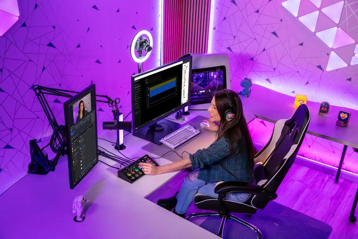 Produktbild Roland Bridge Cast X (Studio- und Livemixer)