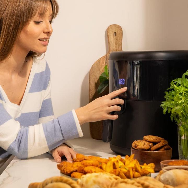 Actual product image Cecotec Bombastik 6000