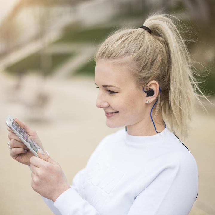 Actual product image Hama Freedom Athletics (No noise cancellation, 6 h, Cable)