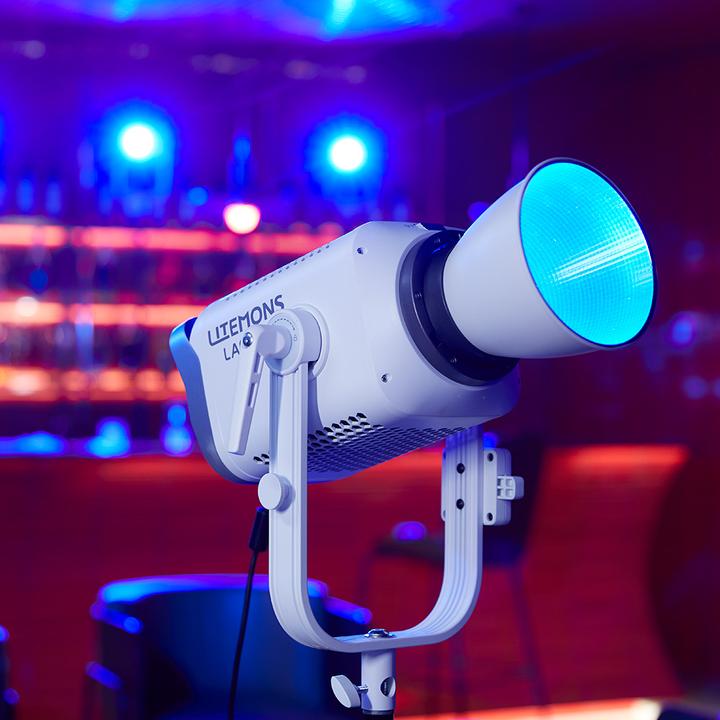 Immagine prodotto Godox Litemons LA600Bi BI COLOR LED Video Light with Carry bag (White) (Videocamera)