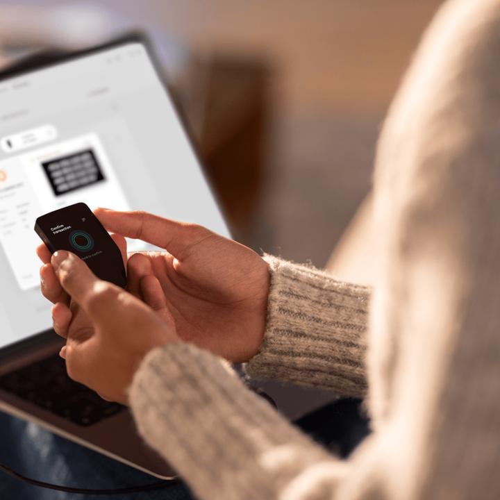 Immagine prodotto Trezor Safe 5 - Green Beryl (Bitcoin, Altre, Dogecoin, Ethereum Classic)