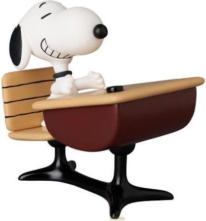 Image du produit Medicom Peanuts UDF Serie 18 Minifgur Snoopy with desk 9 cm