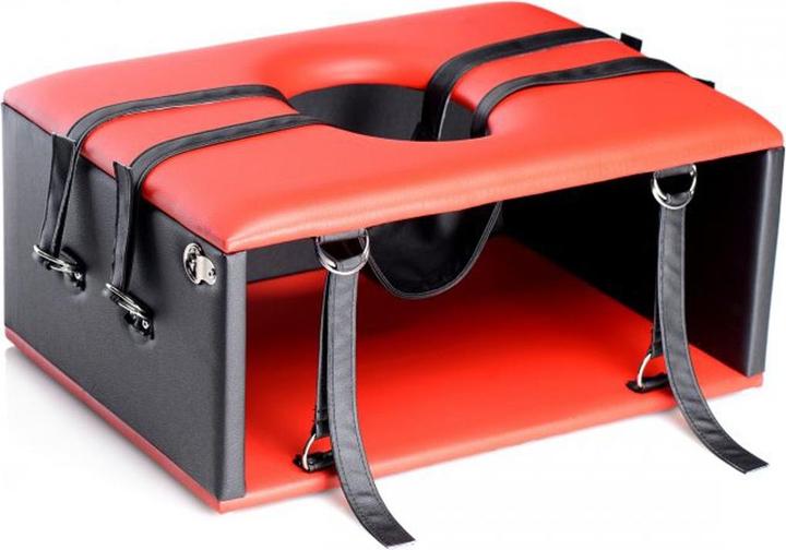 Master Series Queening Chair