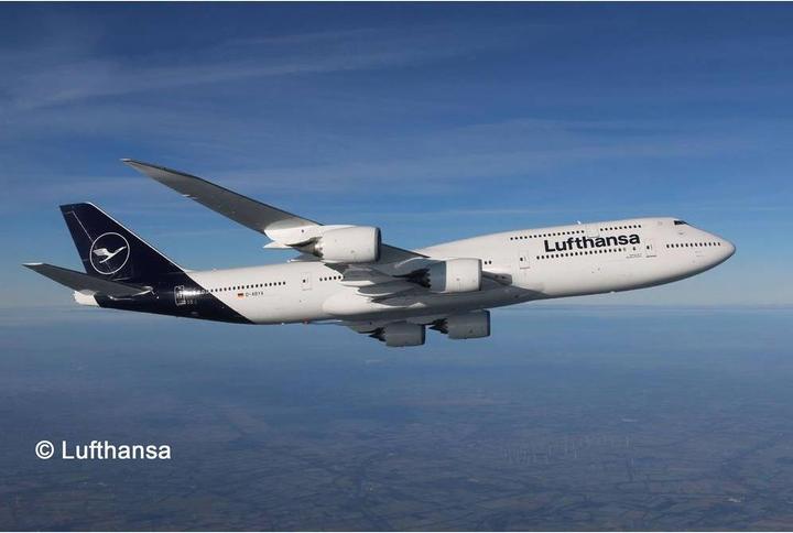 Actual product image Revell Boeing 747-8 New Livery