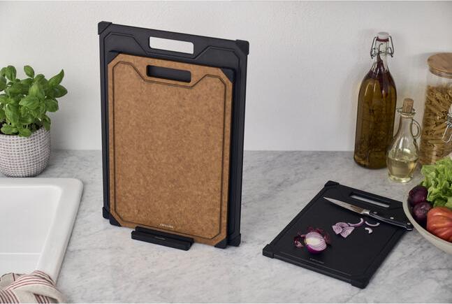 Actual product image Zwilling - Cutting Board - Brown-Black - 31 cm x 21 cm