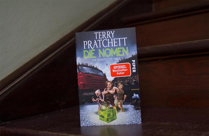 Produktbild Die Nomen (Deutsch, Terry Pratchett, 2019)