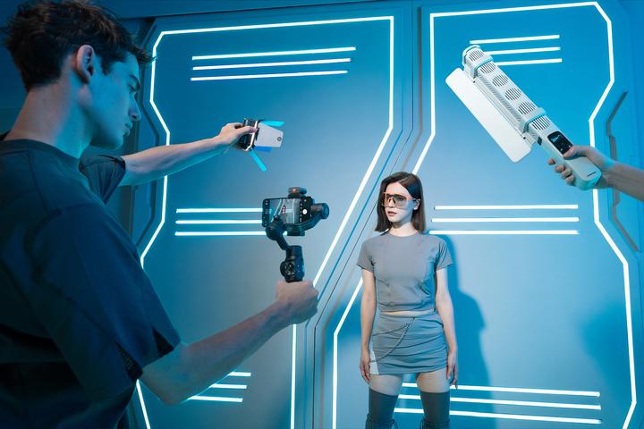 Produktbild Zhiyun CINEPEER CF100 Stick Light COMBO (Stableuchte)