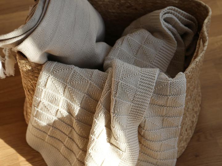 Produktbild Esmée Strickdecke (130 x 170 cm)