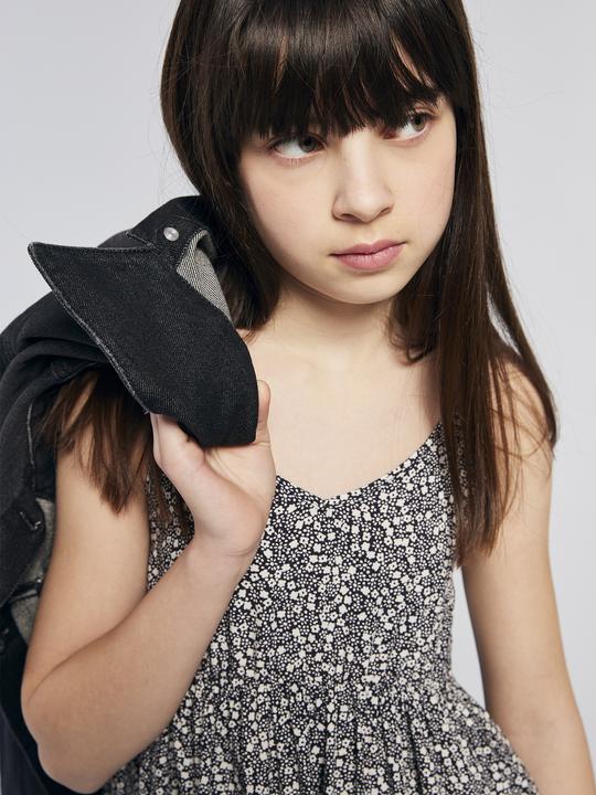 Actual product image Jonen Mädchen Trägerkleid mit Blumenmuster (140)