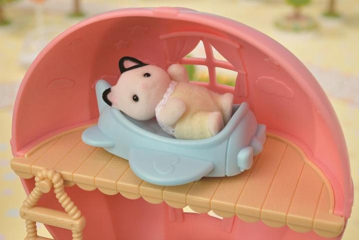 Actual product image Sylvanian Families Balloon playhouse with figure
