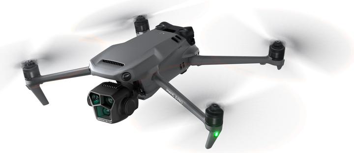 Actual product image DJI Mavic 3 Pro Fly More Combo incl. RC Pro (43 min, 958 g, 20 Mpx)