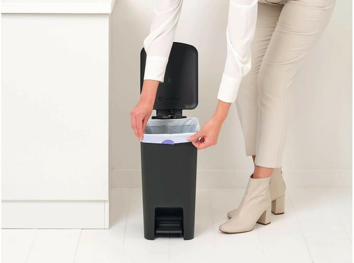 Actual product image Brabantia StepUp Bin (16 l)
