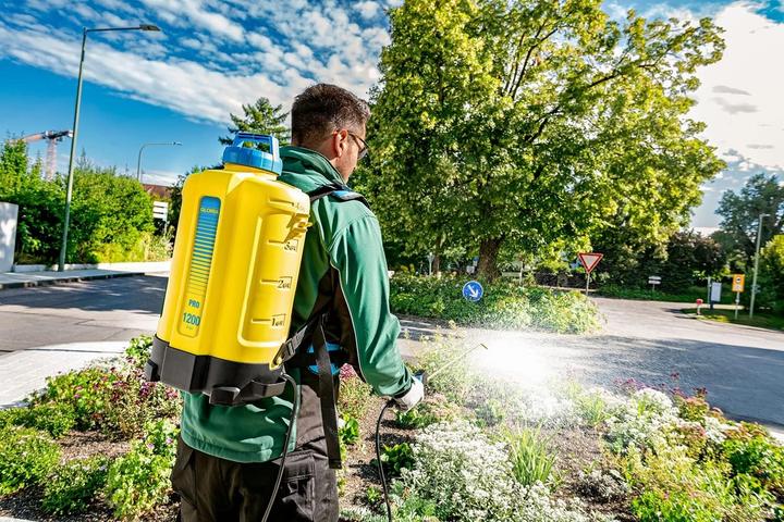 Produktbild Gloria Haus und Garten 000067.0000 Akku Rückensprüher 18V 12l ohne Akku Rückensprühgerät 12 l (0000 (12 l)