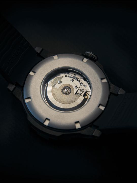 Produktbild Traser H3 111355 P99 A Tactical Carbon (46 mm)