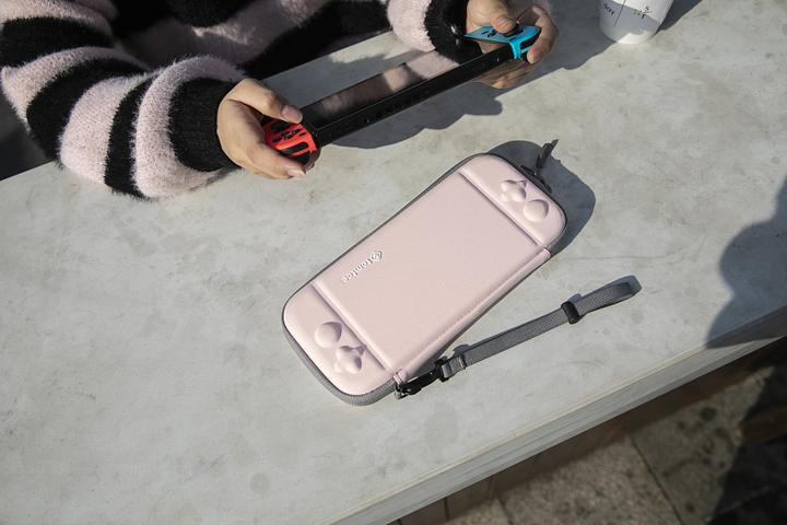 Actual product image tomtoc Slim Case (Switch)